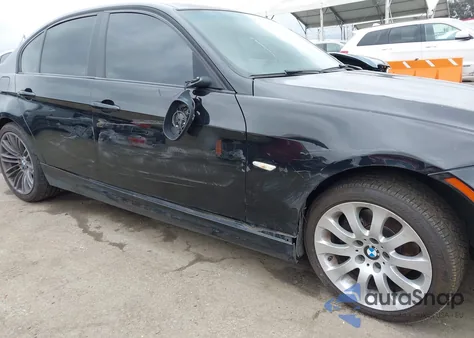 2011 BMW 328I из США, поврежденный, VIN WBAPH5G56BNM71336